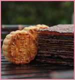 Chicken Bak-Kwah and Assorted Nuts with White Lotus Seed Paste