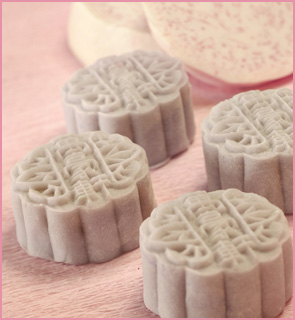 White Lotus Seed Paste with Yam Praline